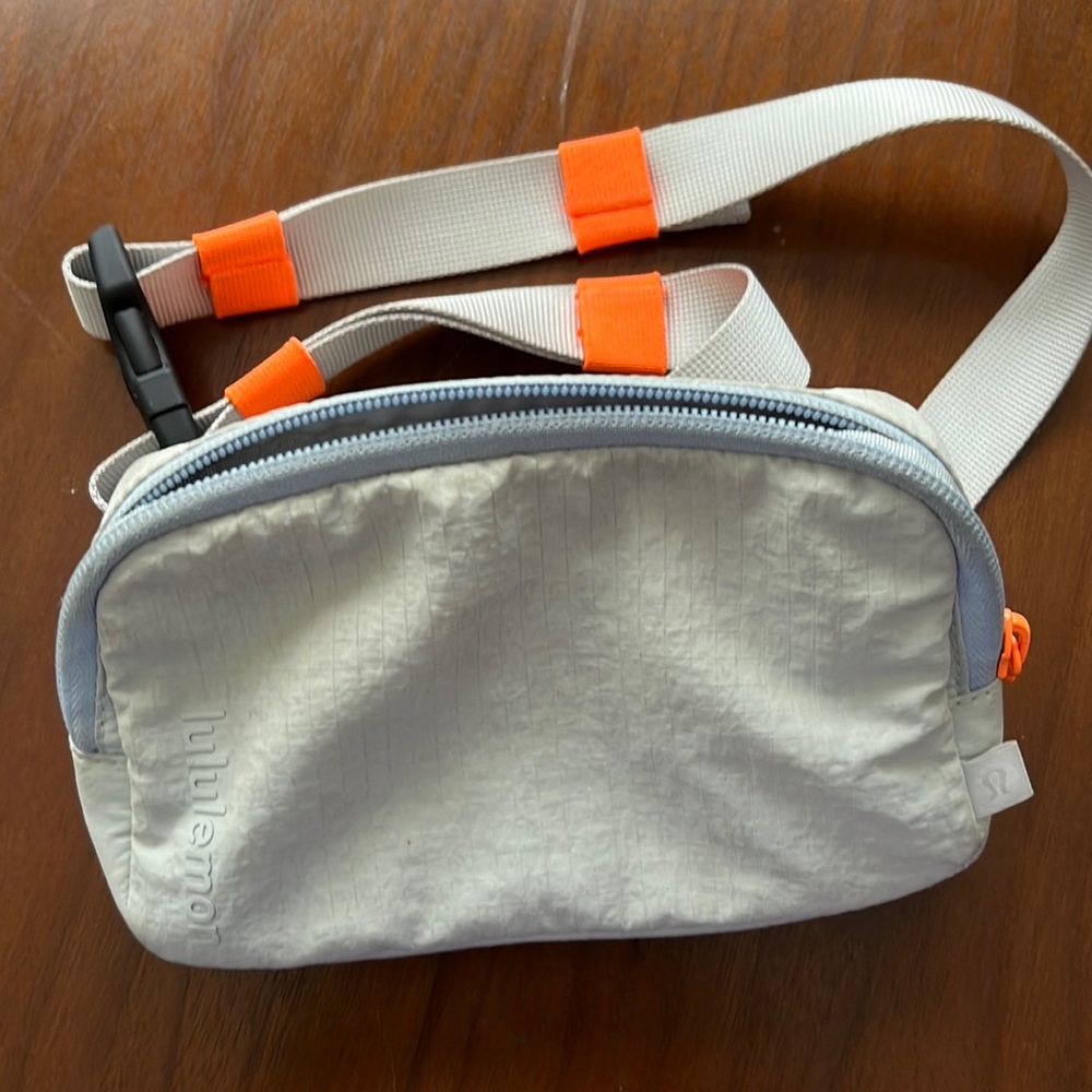Lululemon mini belt bag